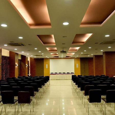 Hotel Prince Residency Bhudzs Kültér fotó