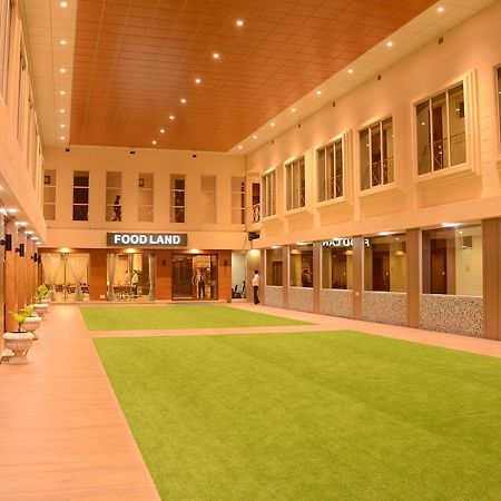Hotel Prince Residency Bhudzs Kültér fotó